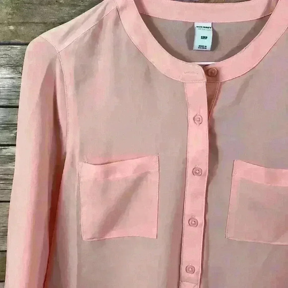 Old Navy Blouse - Picture 3 of 6